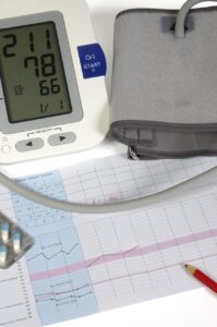 糖質制限で血圧は下がる？その効果と注意点を徹底解説！